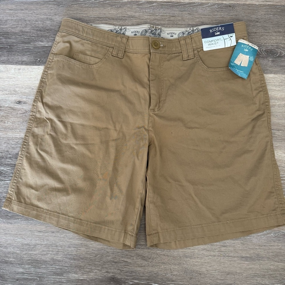 Riders by Lee Women’s Shorts 16 M Tan Comfort Waist Bermuda Short Casual NEW